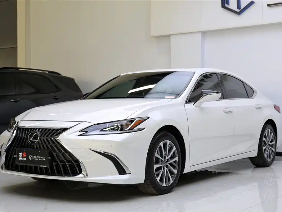Lexus ES 2023 — фото 18