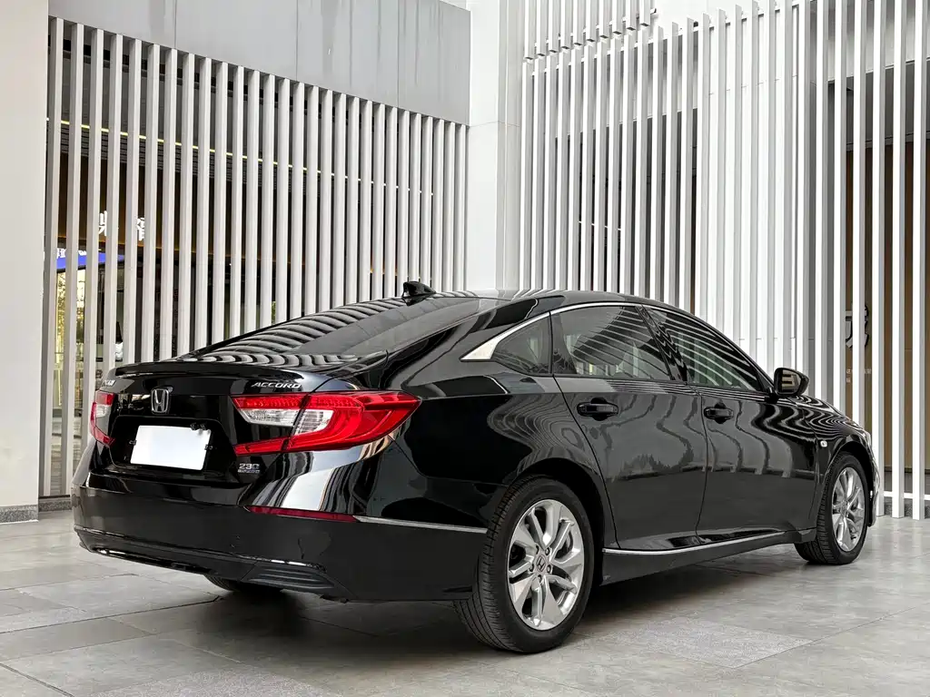 Honda Accord 2020 — фото 16