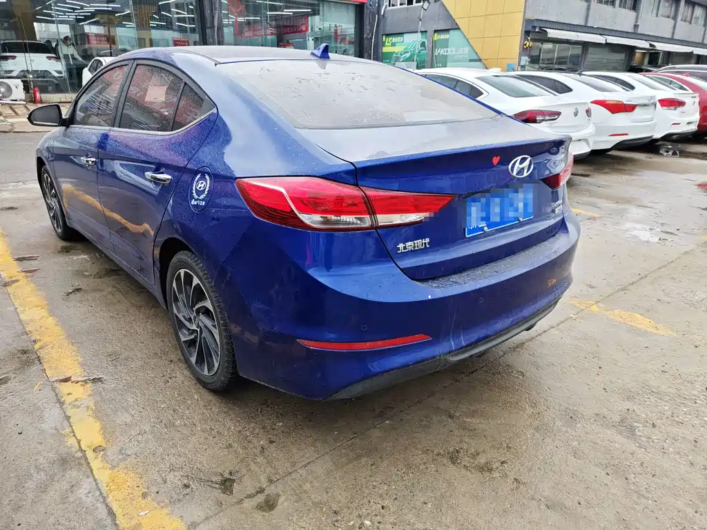 Hyundai Elantra 2019 — фото 4