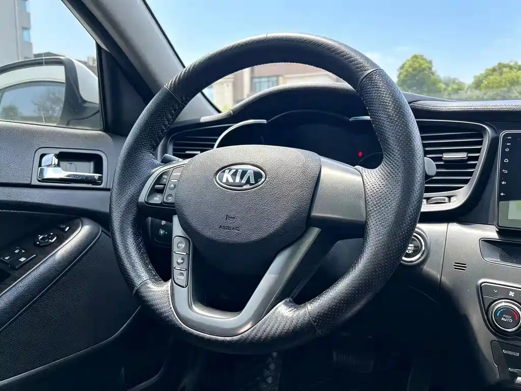 Kia K5 2012 — фото 12