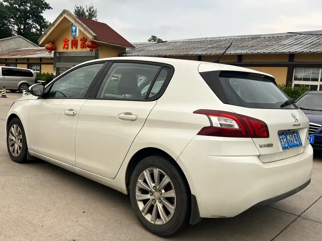 Peugeot 308S 2015 — фото 11