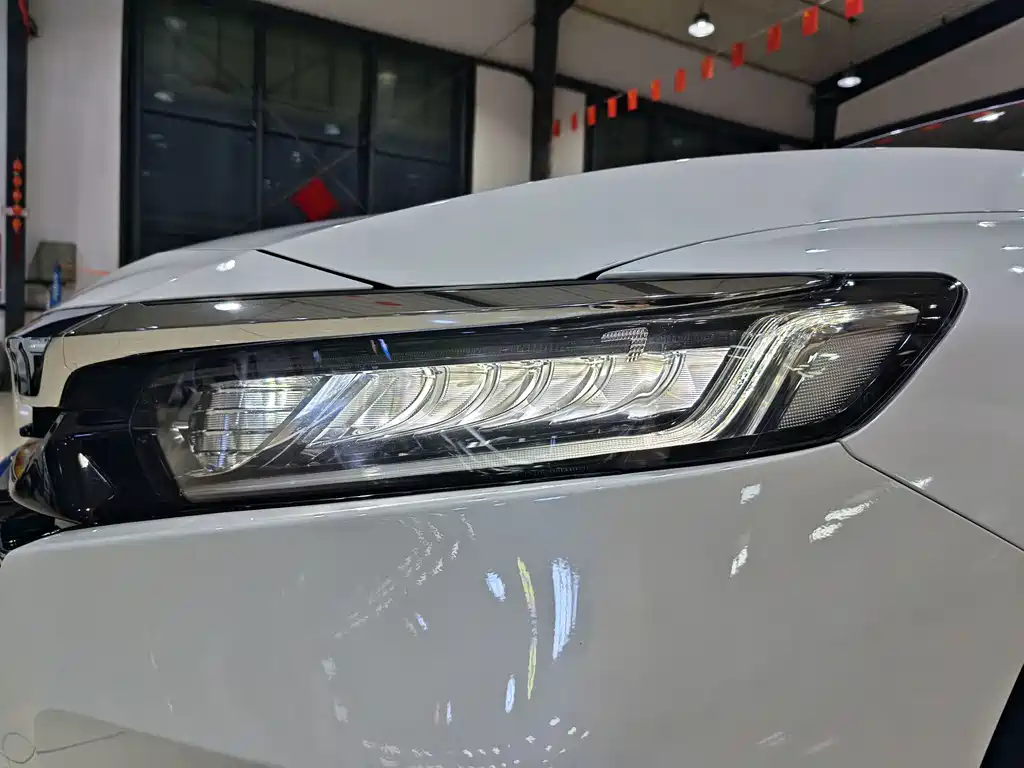 Honda Accord 2022 — фото 15