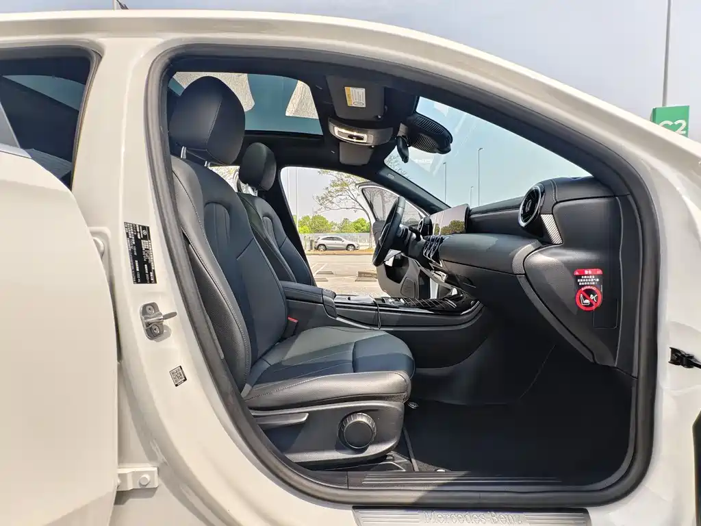 Mercedes-Benz A-Class 2023 — фото 11