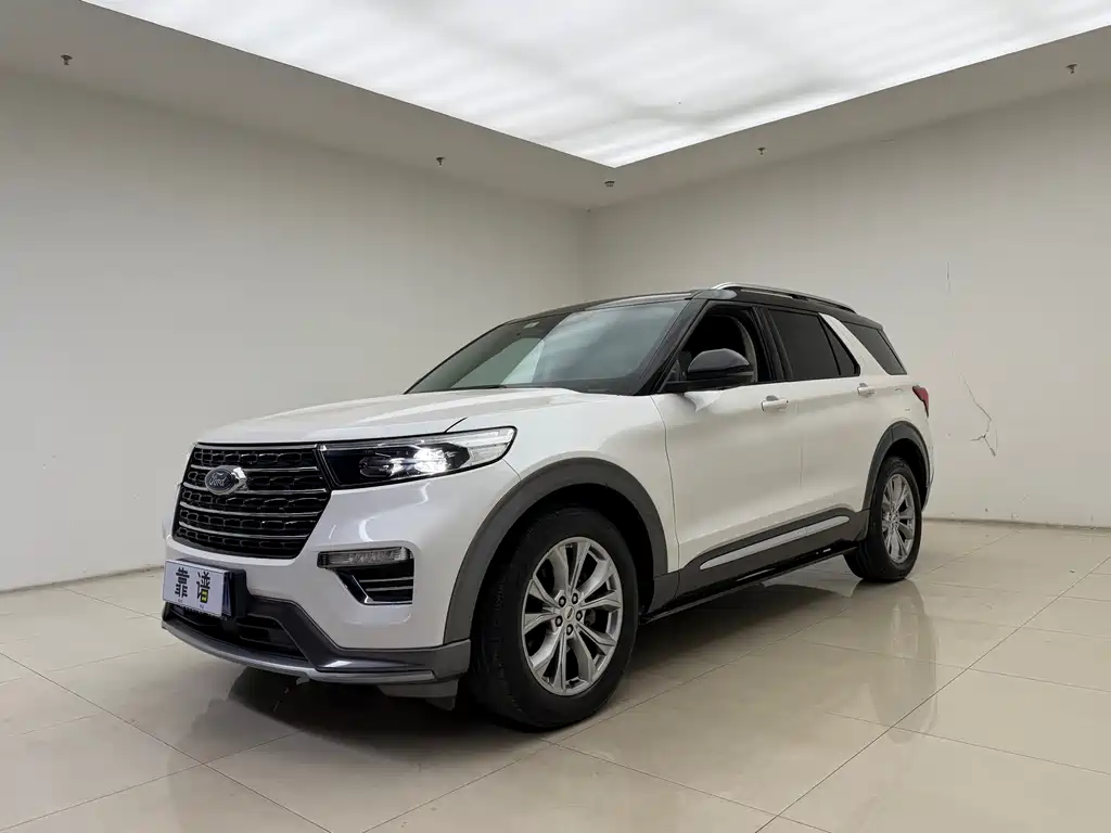 Ford Explorer 2020 — фото 1