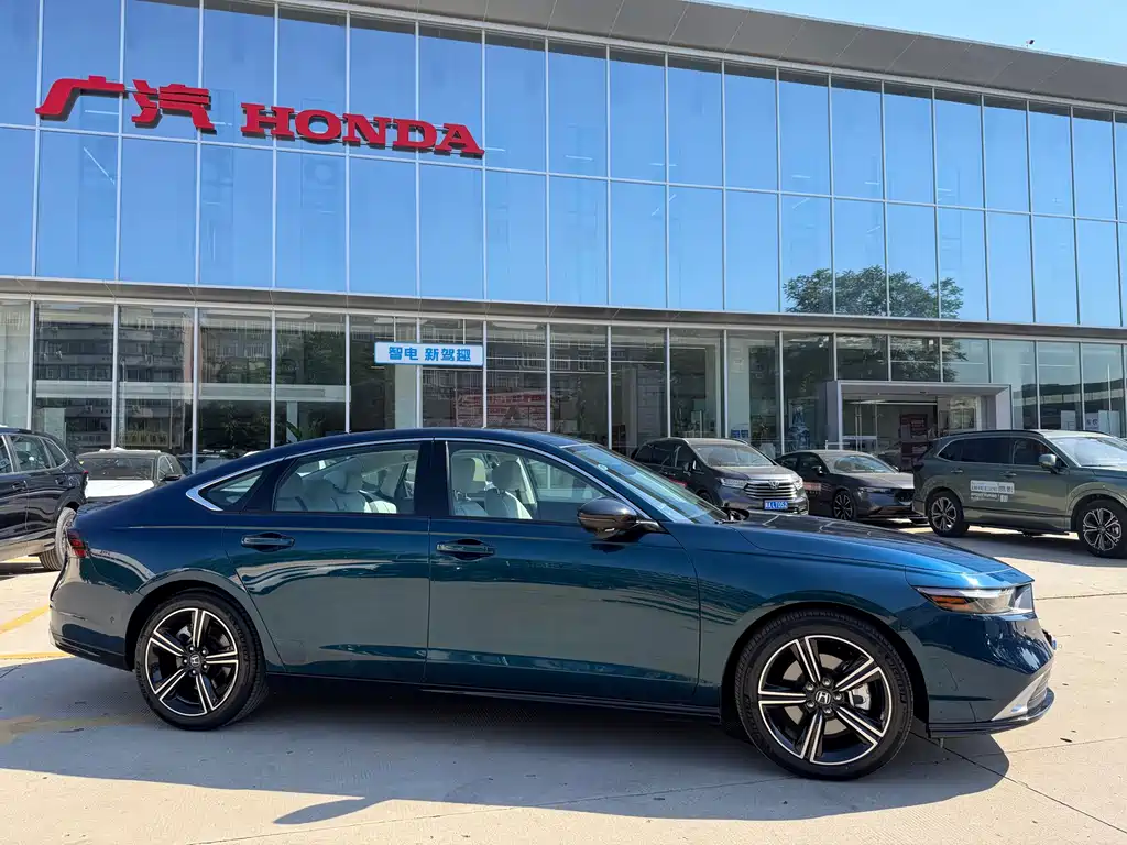 Honda Accord New Energy 2023 — фото 4