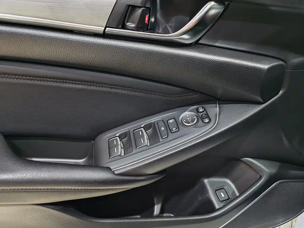 Honda Accord 2022 — фото 12