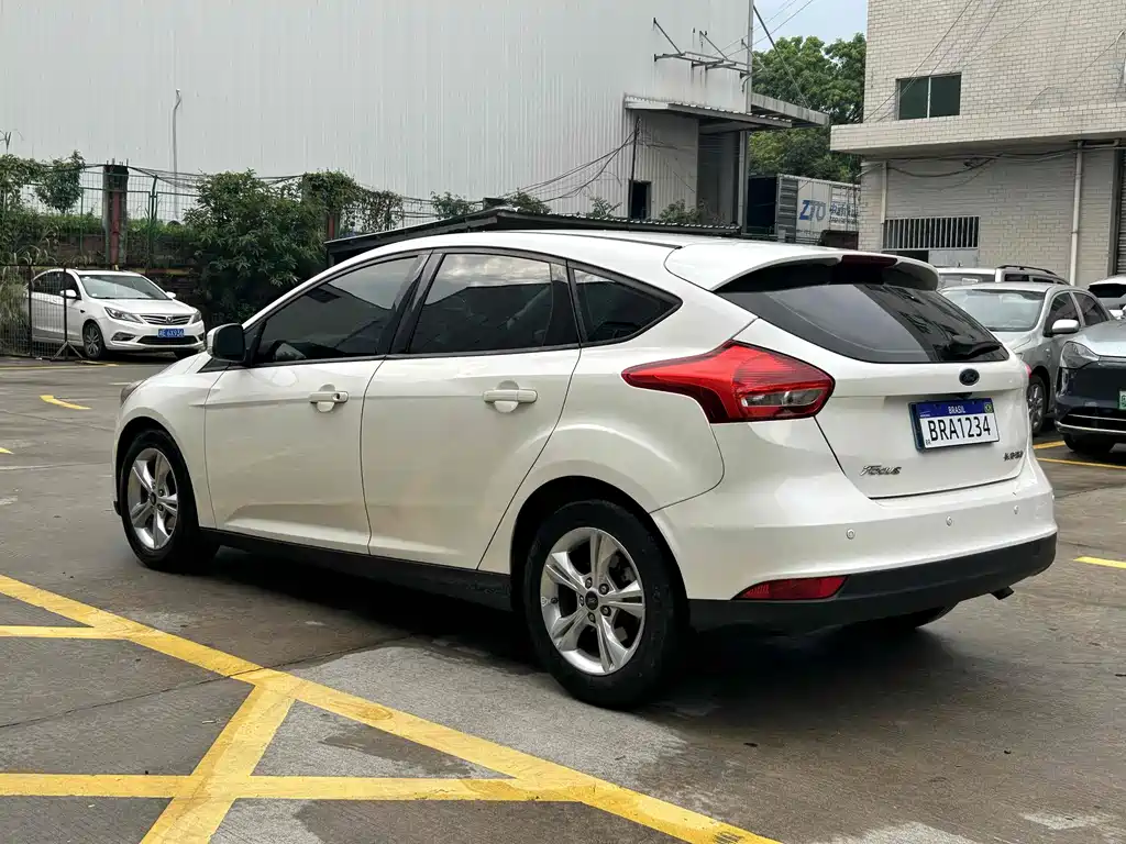 Ford Focus 2017 — фото 22