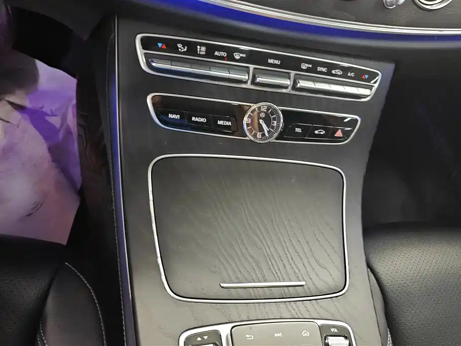 Mercedes-Benz E-Class 2019 — фото 16