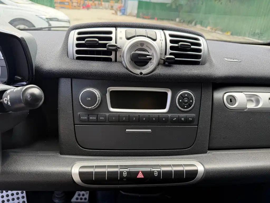 smart fortwo 2015 — фото 11