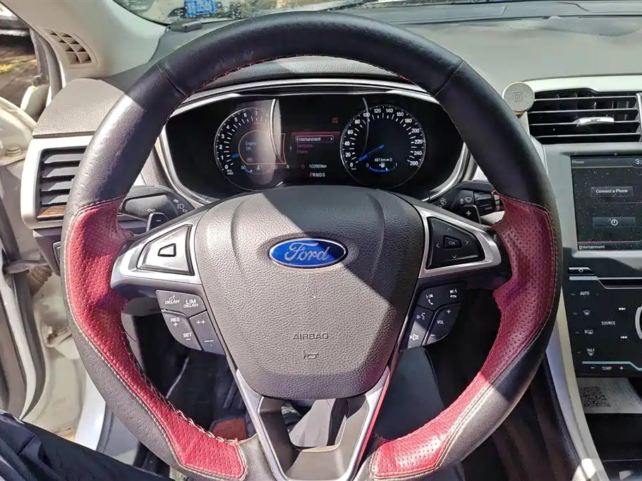 Ford Mondeo 2014 — фото 15