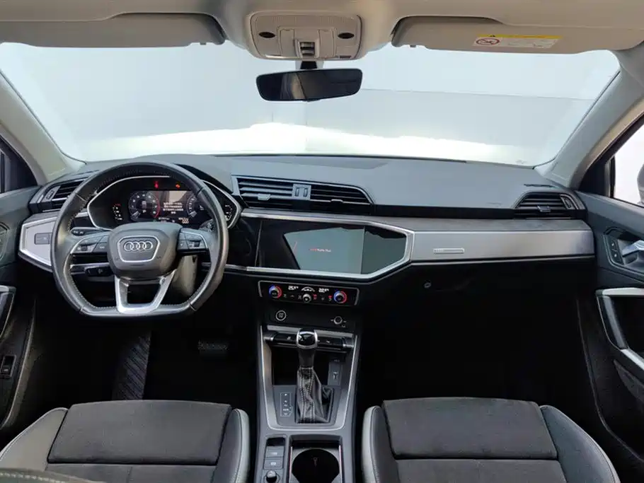 Audi Q3 2021 — фото 12