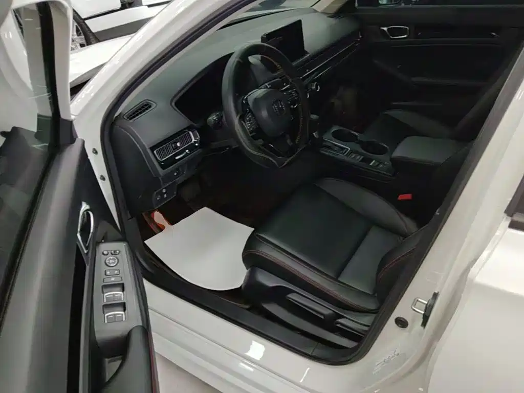 Honda Civic 2023 — фото 16
