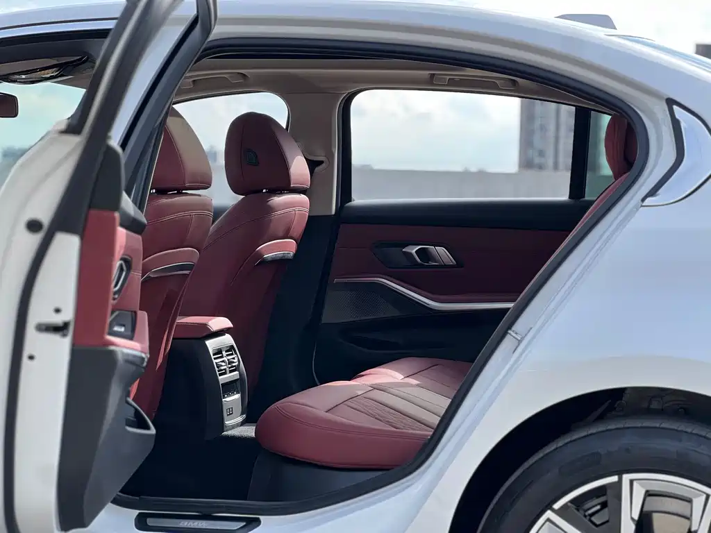 BMW i3 2022 — фото 16