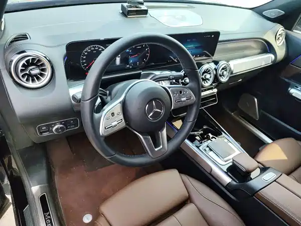 Mercedes-Benz GLB 2023
