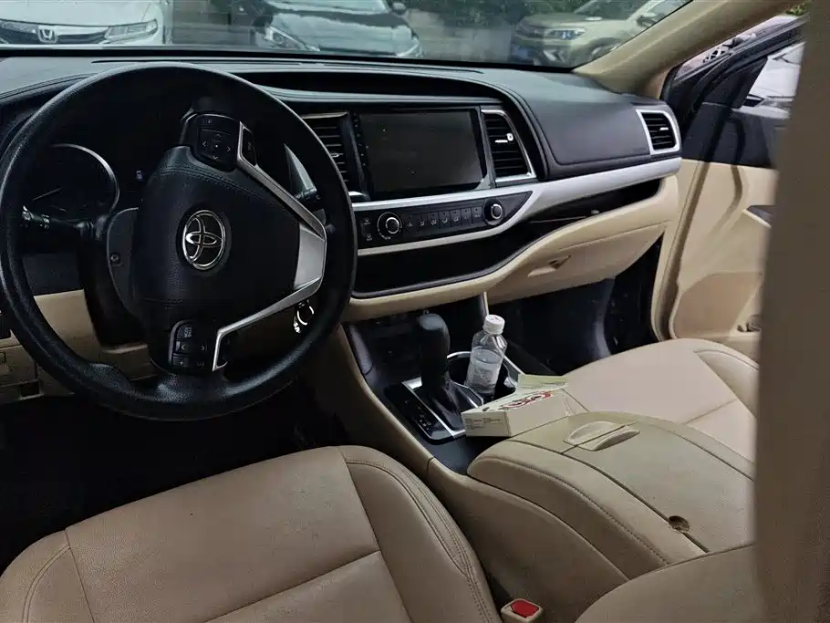 Toyota Highlander 2020 — фото 12
