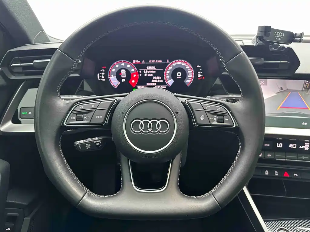 Audi A3 2023 — фото 17