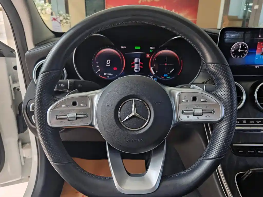 Mercedes-Benz C-Class 2020 — фото 11