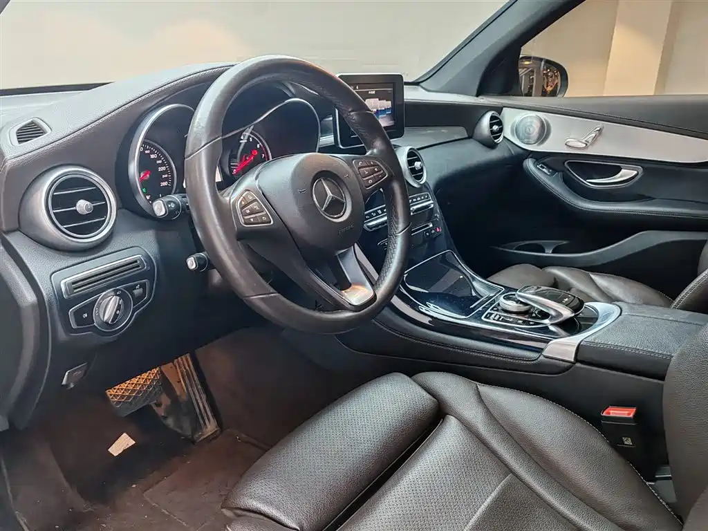 Mercedes-Benz GLC 2018 — фото 9