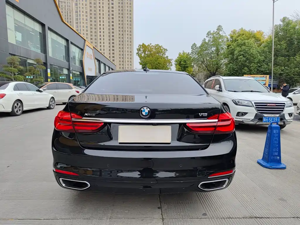 BMW 7 Series 2016 — фото 17