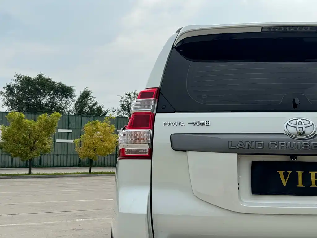 Toyota Prado 2017 — фото 19