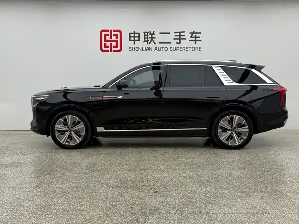 Hongqi E-HS9 2023