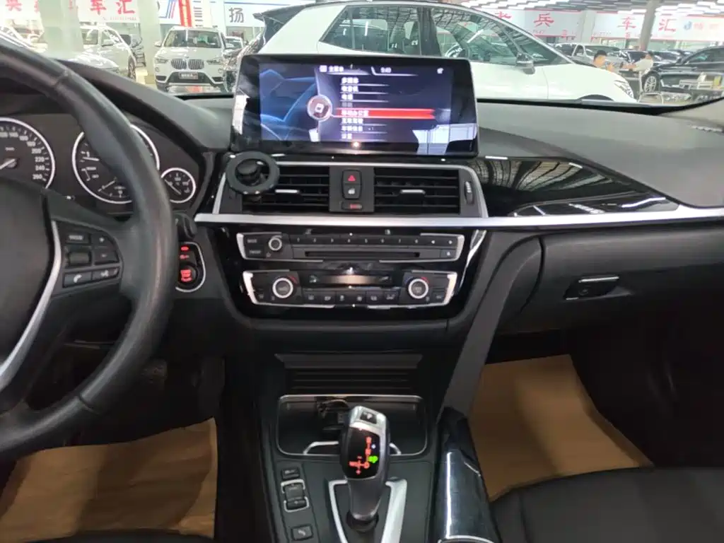 BMW 3 Series 2016 — фото 13
