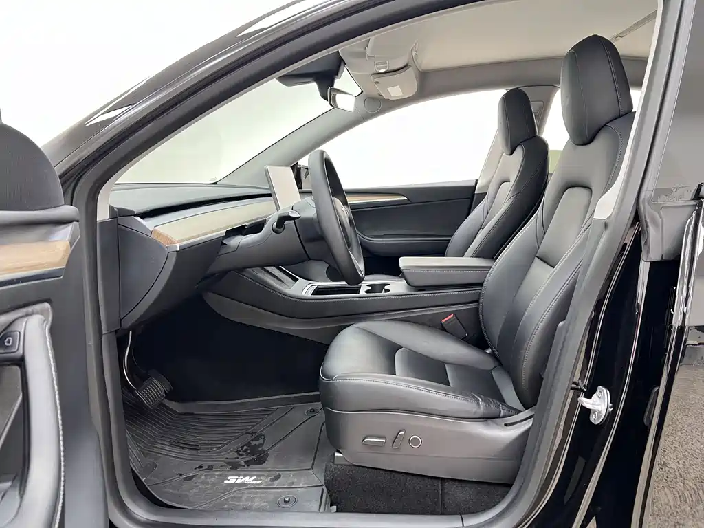 Tesla Model Y 2022 — фото 16