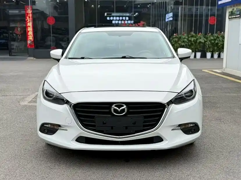 Mazda 3 Axela 2018 — фото 2