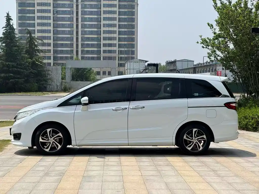 Honda Odyssey 2017 — фото 3