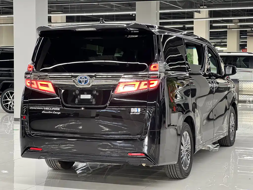 Toyota Vellfire 2022 — фото 4