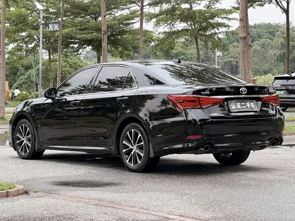 Toyota Crown 2018