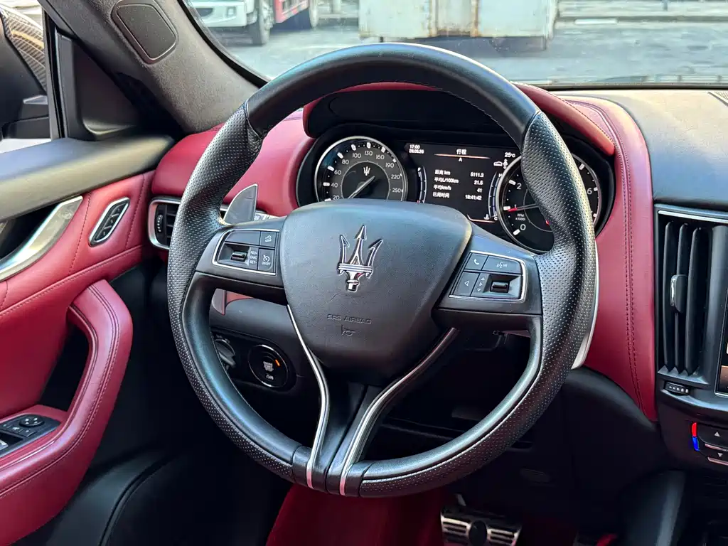 Maserati Levante 2022 — фото 13