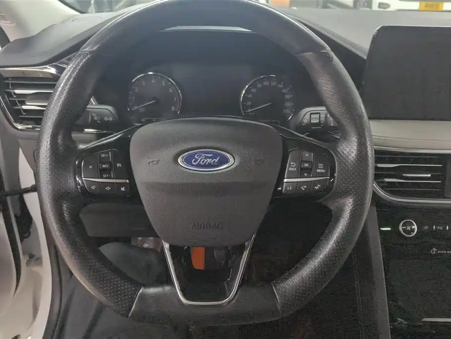 Ford Escape 2022 — фото 15
