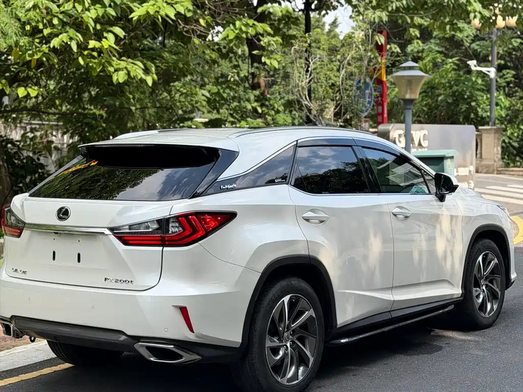 Lexus RX 2017 — фото 16