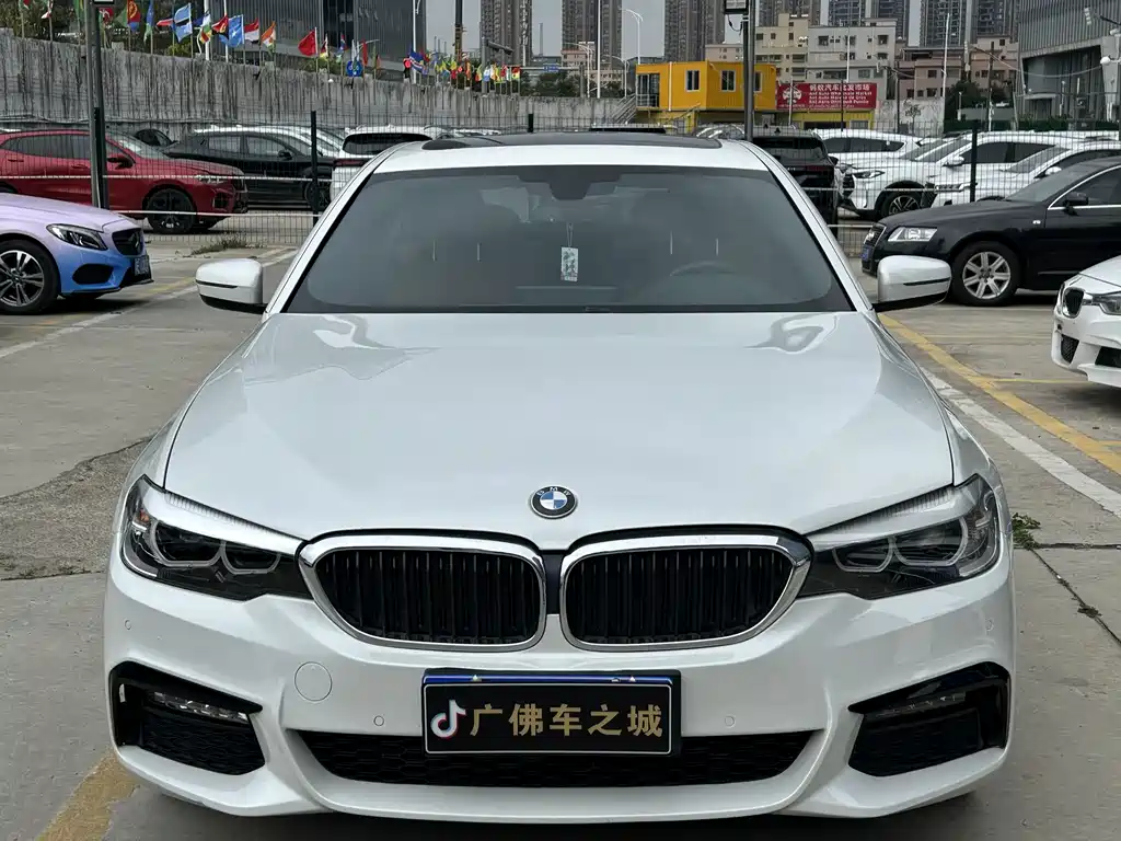 BMW 5 Series 2018 — фото 2