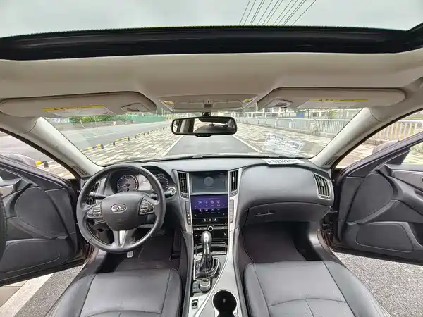 Infiniti Q50 2014