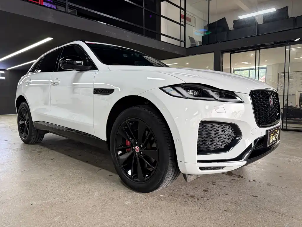Jaguar F-PACE 2023 — фото 3