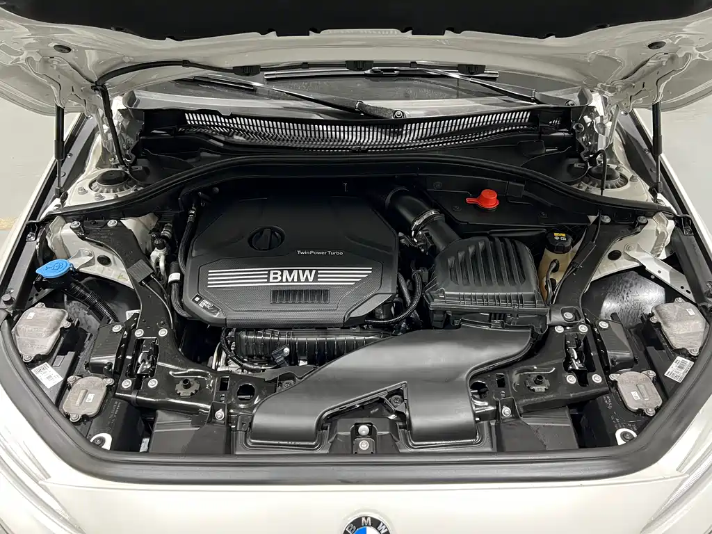 BMW 1 Series 2020 — фото 13