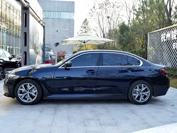 BMW i3 2024