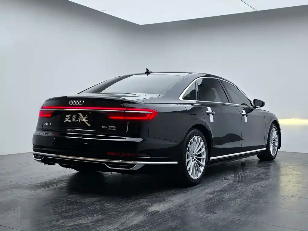 Audi A8 2020 — фото 29