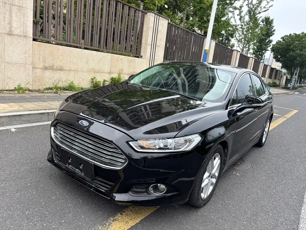 Ford Mondeo 2015 — фото 1