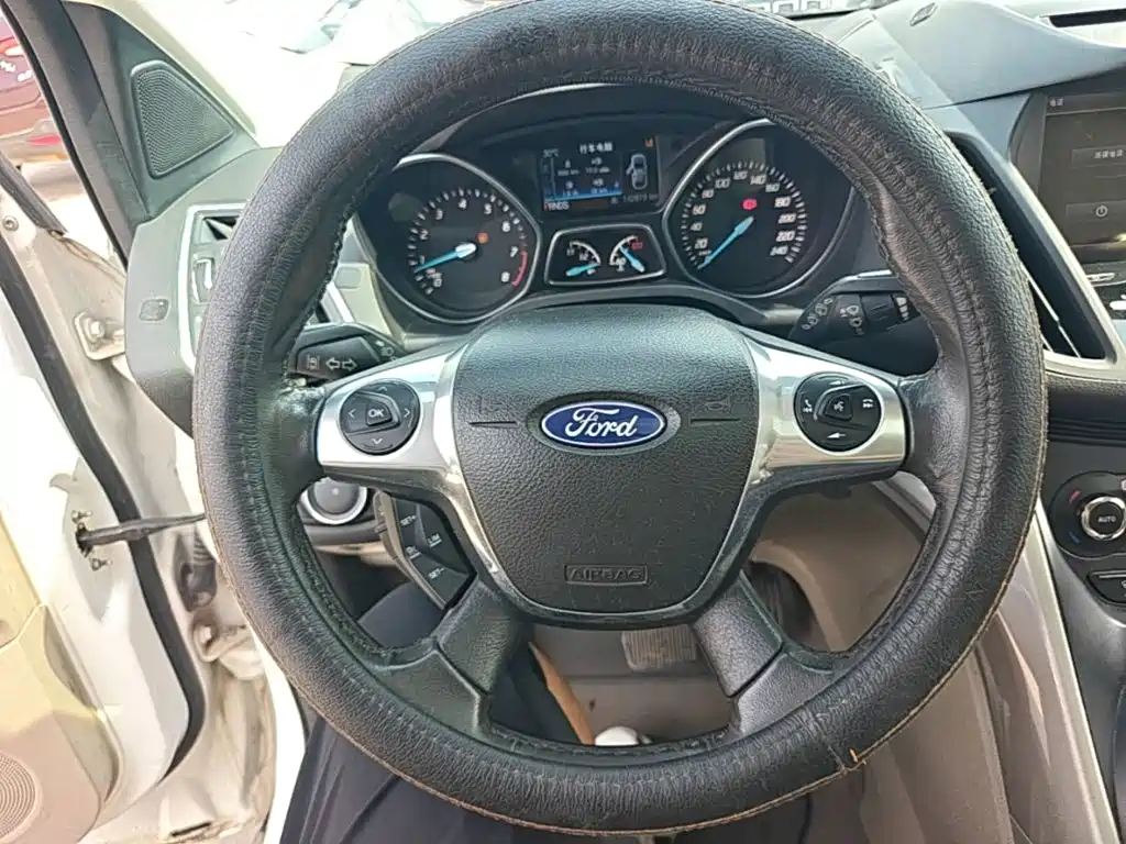 Ford Kuga 2014 — фото 11