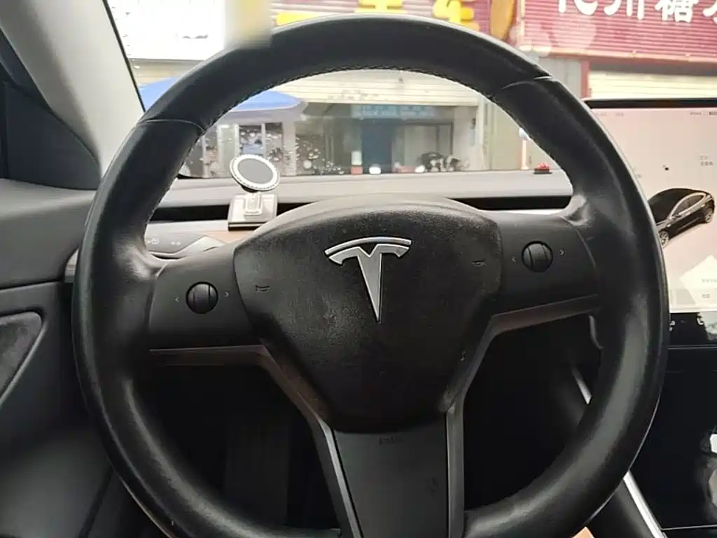 Tesla Model 3 2019 — фото 11