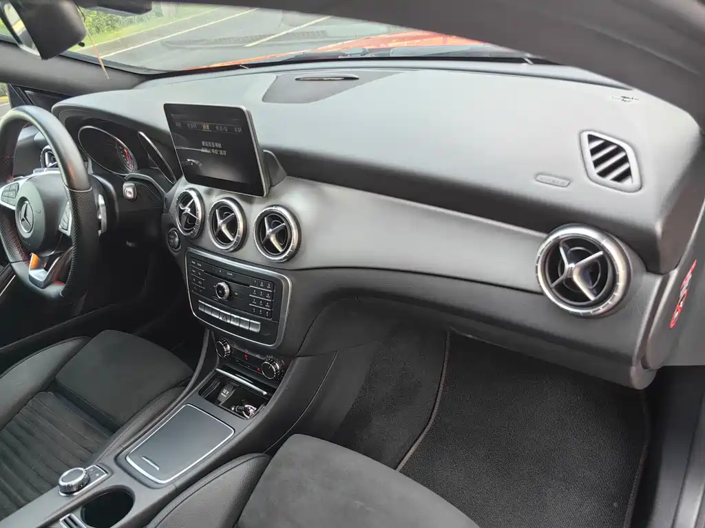 Mercedes-Benz CLA 2018 — фото 18