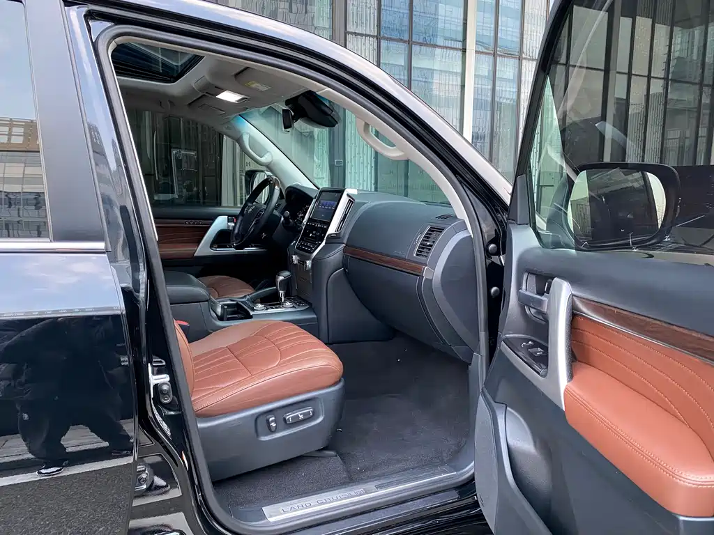 Toyota Land Cruiser 2019 — фото 23