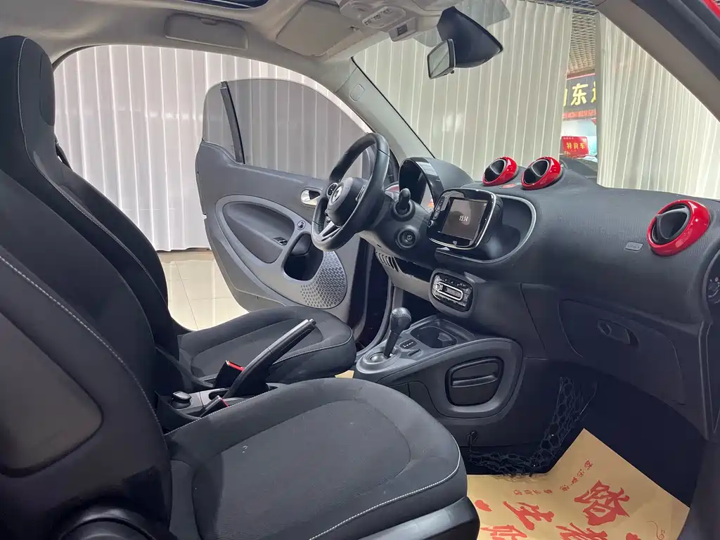 smart fortwo 2019 — фото 12
