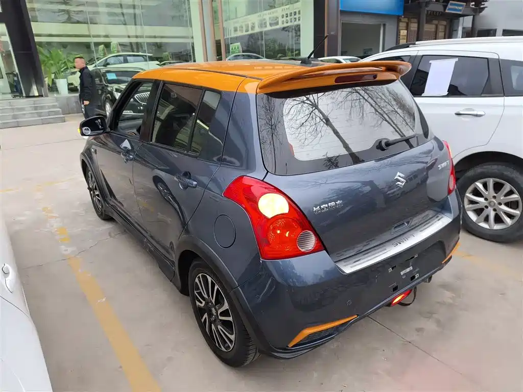 Suzuki Swift 2018 — фото 23