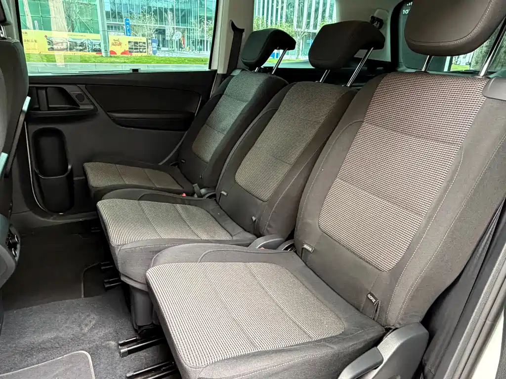Volkswagen Sharan 2017 — фото 5