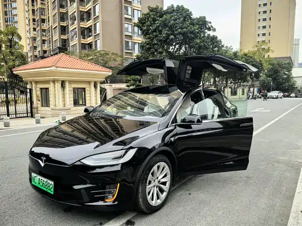Tesla Model X 2016