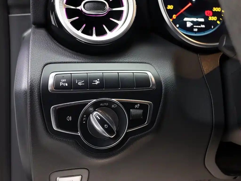 Mercedes-Benz C-Class AMG 2021 — фото 11